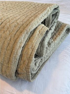 Pottery Barn Quilted Bedspread in Olive Green